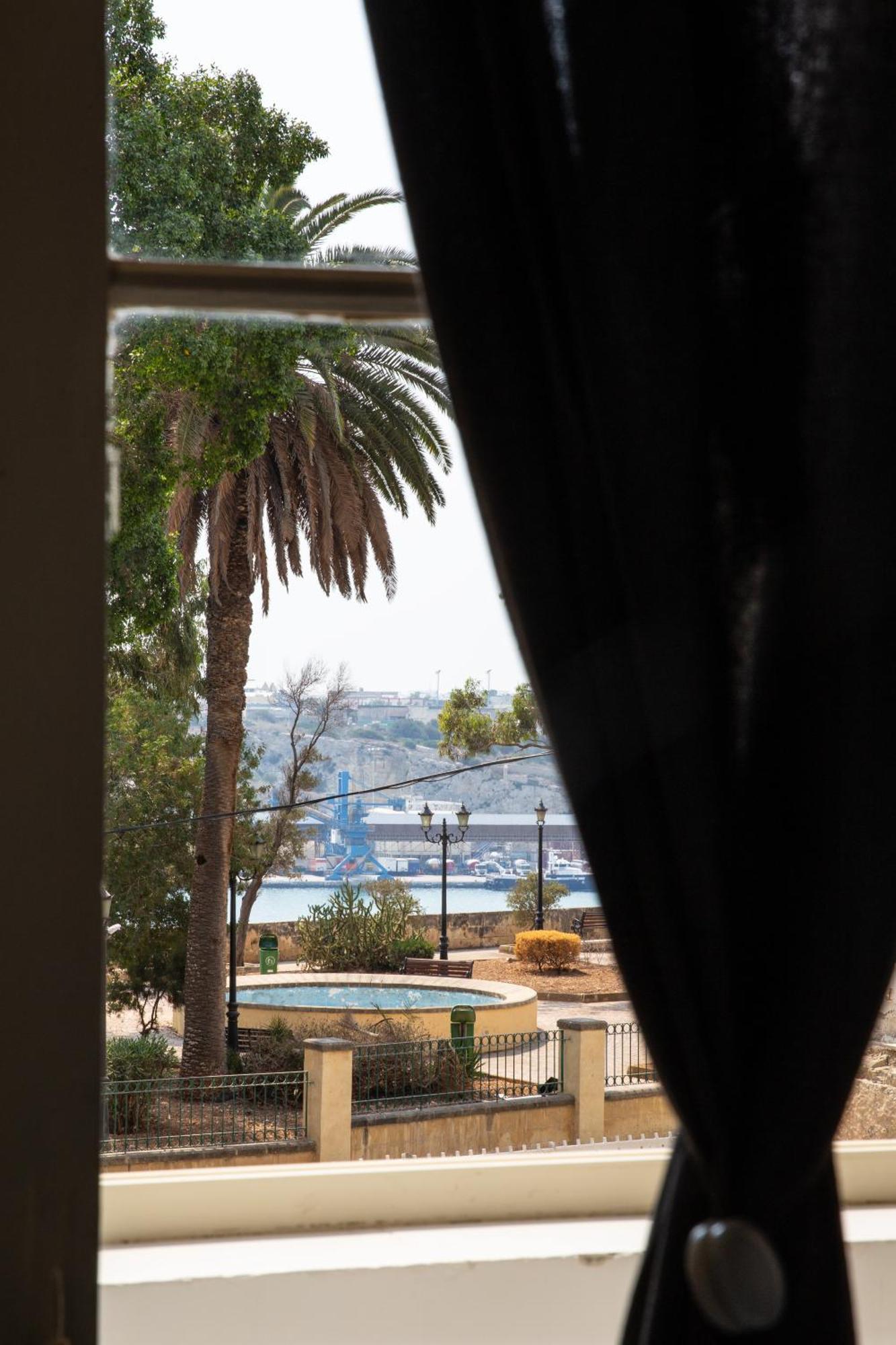 Valletta Waterfront 2 Beds Flat By Arcobnb Il-Furjana Exterior photo